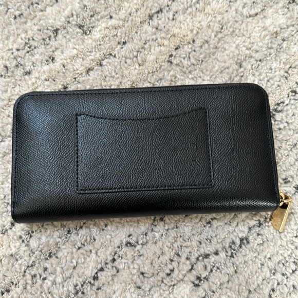 Michael Kors Wallet - Picture 3 of 8